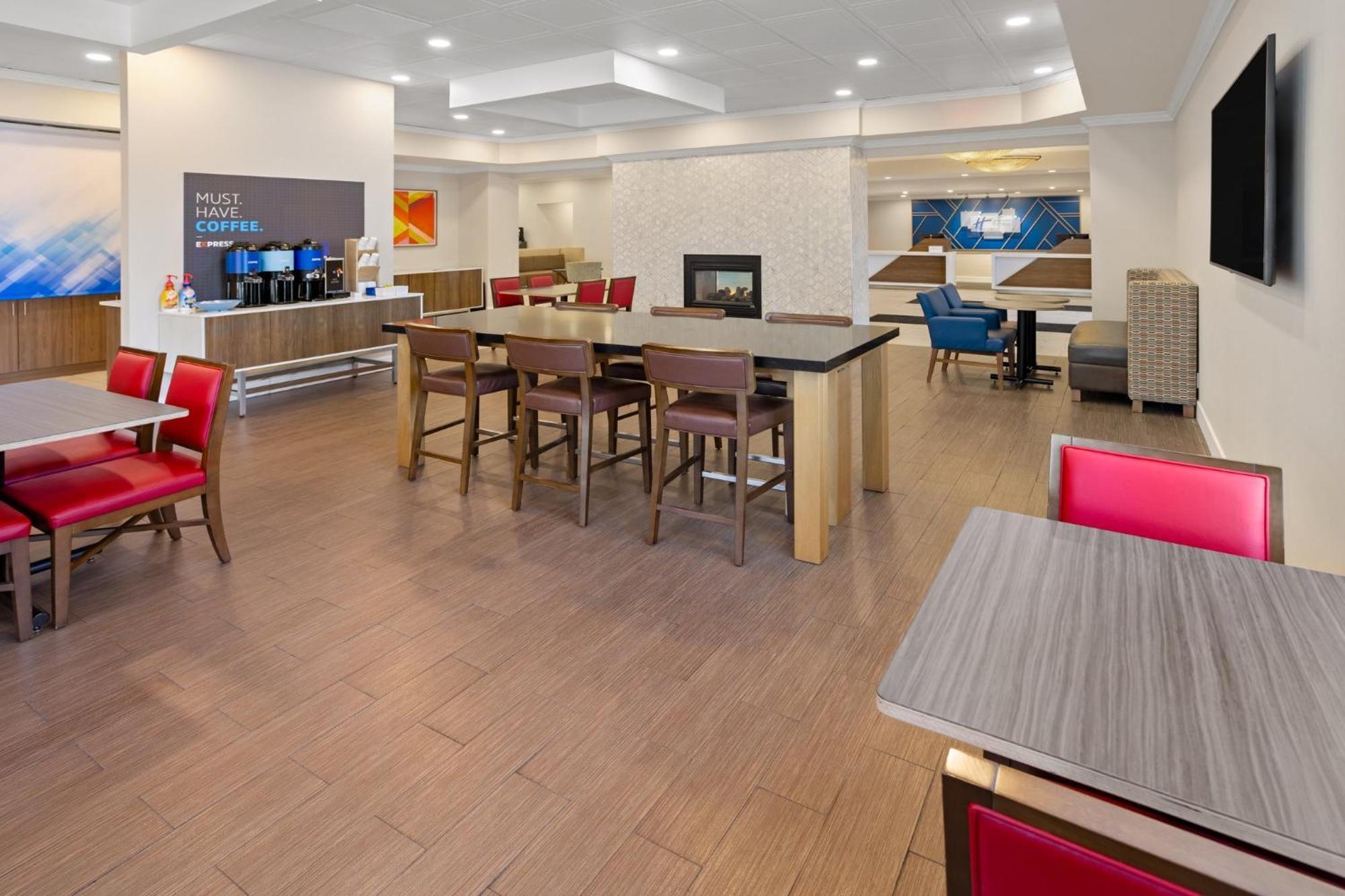Holiday Inn Express Stony Brook-Long Island By Ihg Centereach Exterior foto