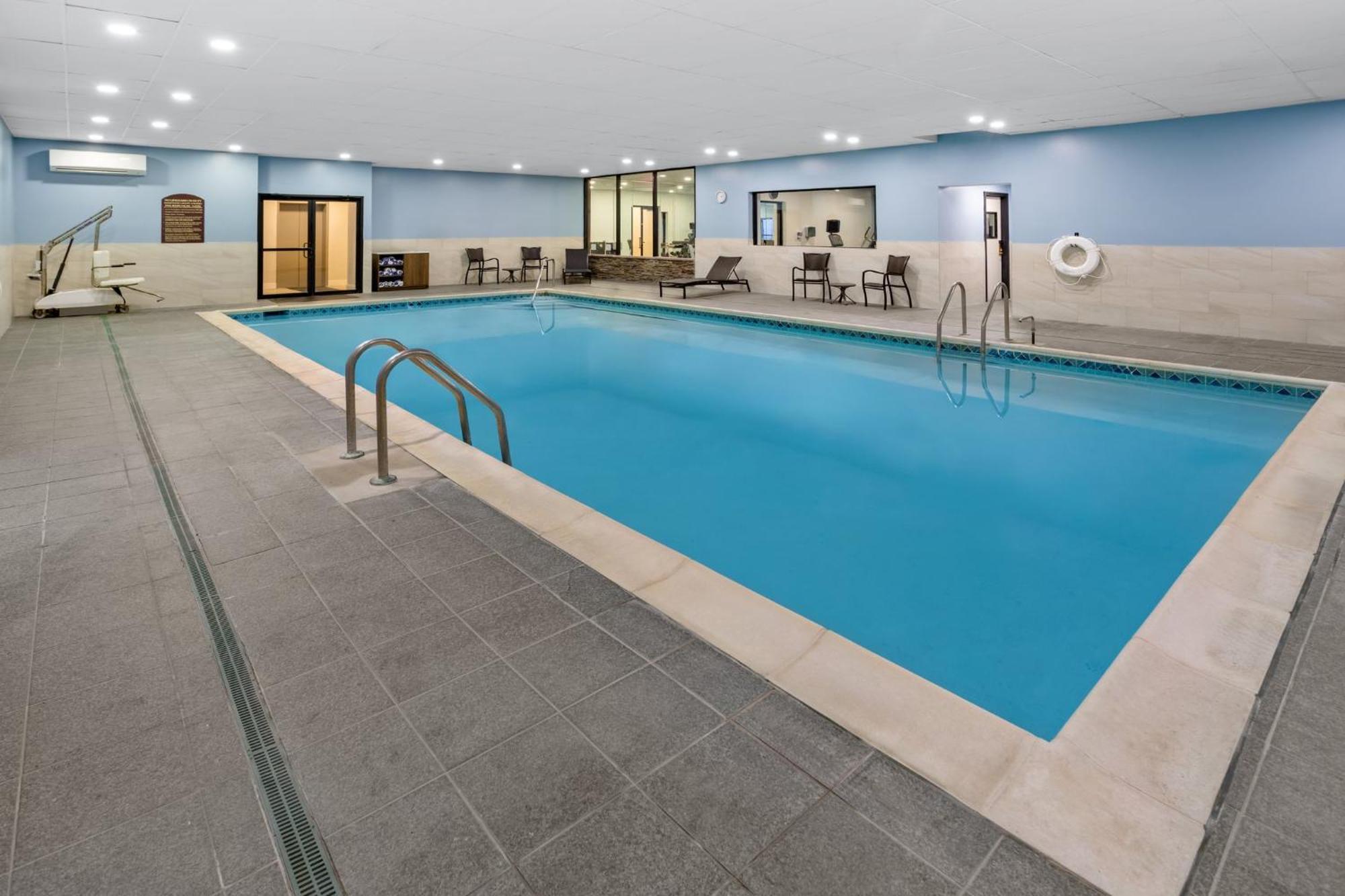 Holiday Inn Express Stony Brook-Long Island By Ihg Centereach Exterior foto