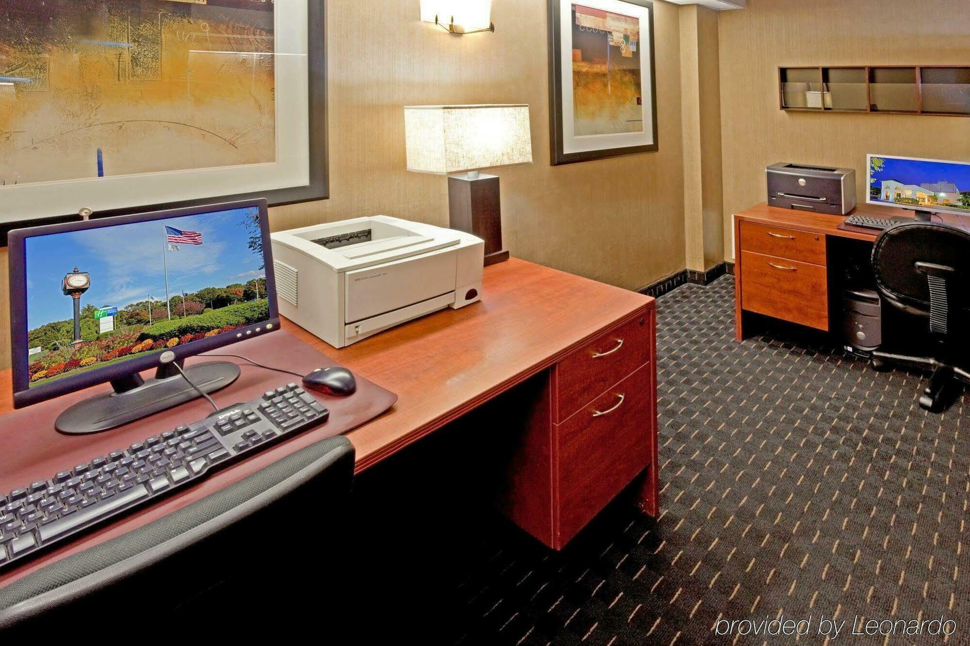 Holiday Inn Express Stony Brook-Long Island By Ihg Centereach Exterior foto